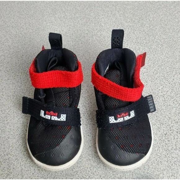 Nike Toddler Boy Size 5c - Picture 2 of 8